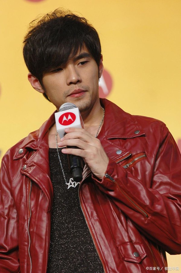 周杰伦霉霉风波、明星隐私引热议，八卦不断