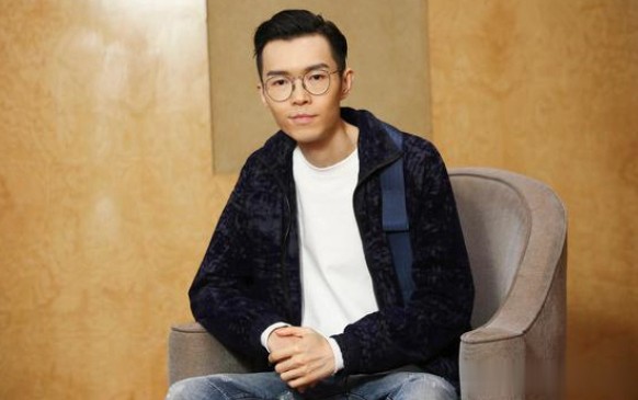 39岁方大同又辟谣恋情了，和郭采洁保持距离，把薛凯琪处成兄弟