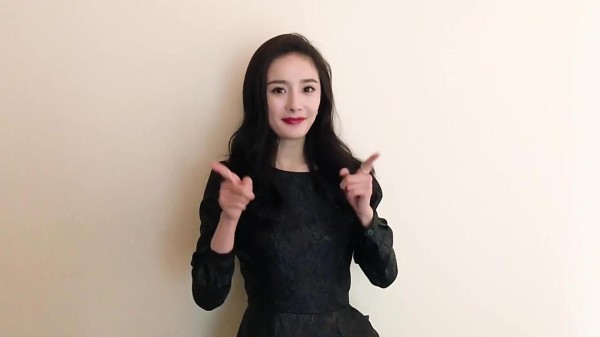 杨幂表情升级原因揭秘：于和伟亲了马东，她怎么回应？