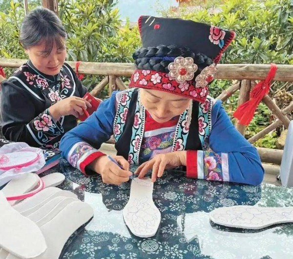 李子柒：生活因文艺而改变｜名家阅读