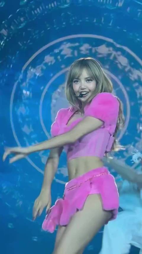 这死亡粉红颜色还是要Lisa穿