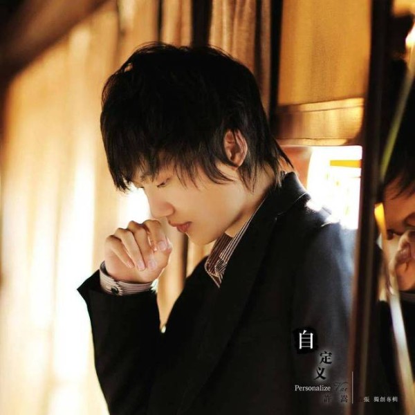 许嵩到底多有才？18年前的一首歌，一个脏字没带却骂了半个娱乐圈