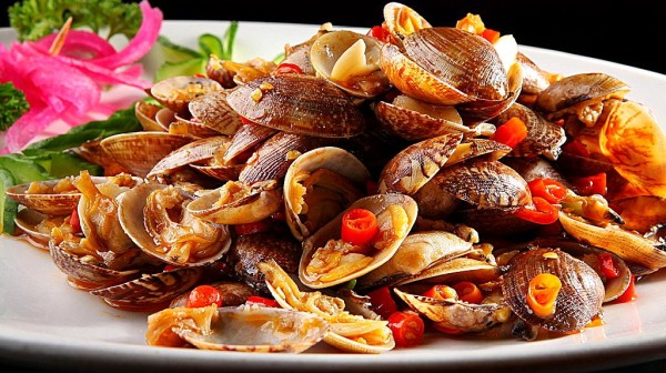 大厨教你辣炒花蛤的做法，美味下饭，鲜辣爽口，回味无穷