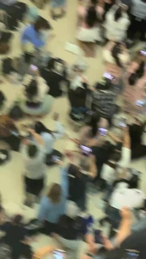 哇哦，宋威龙苦尽甘来了！连泰国女生的心也沦陷了！