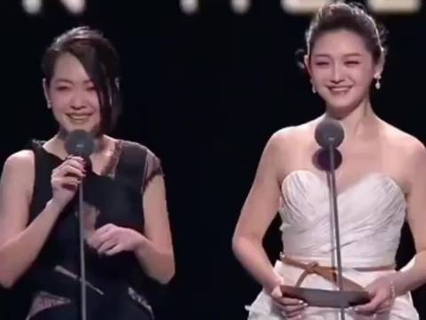 同样和妹妹出行李冰冰被救大s丧命