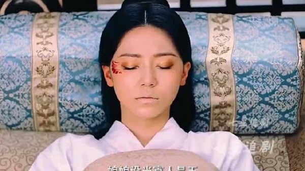 《齐丑无艳》黄梦莹饰演丑女获神医救治胎记消失