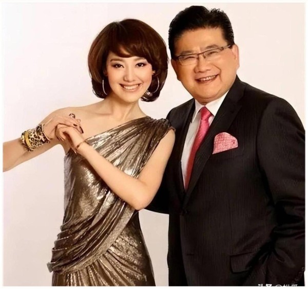 王冠明明靠青春之星冠军出道，却被说成靠潜规则上位