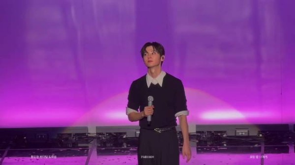 黄旼炫UTOPIA演唱会D2饭拍视频曝光