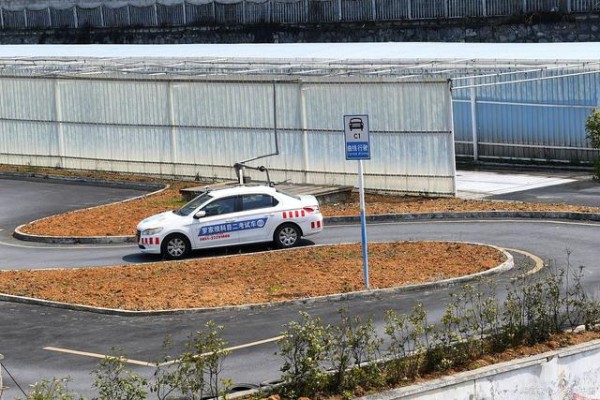 科目二 “停车熄火” 怎么办？2 个 “应急处理技巧”，不慌不忙应对-有驾