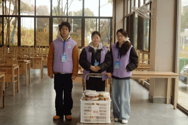 旅游与财贸学院志愿者圆满完成2025年四川省职业院校技能大赛服务保障任务