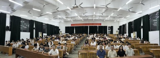 专业领航，竞赛赋能！计算机科学与技术专业新生入学教育筑牢成长根基