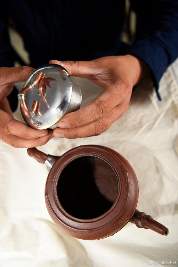 第一次用紫砂壶怎样开壶？紫砂壶开壶的正确方法及开壶建议