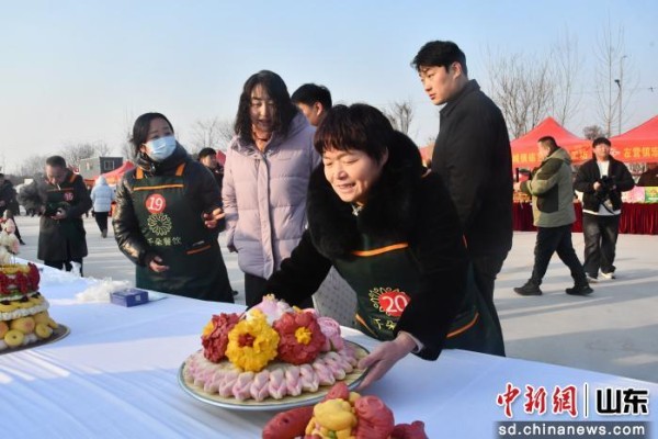 山东鄄城：馒头节“蒸”出艺术与年味 花馍巧手迎春送福