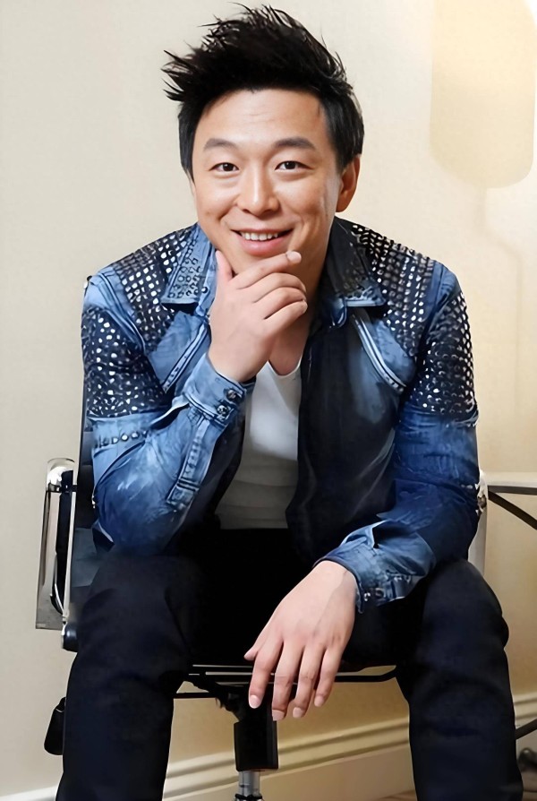 黄勃：接连将父母送养老院，父亲离世后，他与妻子有个泪奔的约定