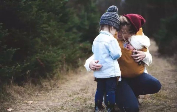 亲子教育的五大核心理念：家庭关系与个人成长