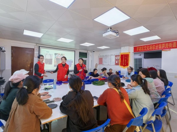 “技能赋能 社交暖心”笋岗社区全职妈妈成长小组活动圆满结束