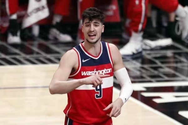 选秀大会的5笔交易：雷霆5换1，尼克斯狼队成赢家，太阳掘金双赢