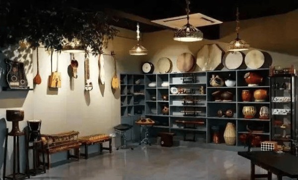 音乐学院教授奶奶带5岁孙子快乐练琴！纯纯老天爷喂饭！