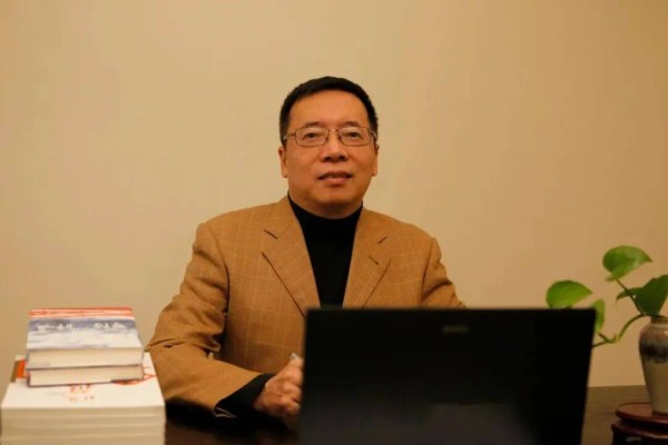 钟求是：时间与作品｜乔叶印象