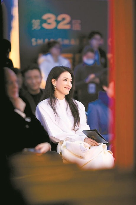 未来舒淇是否有计划执导她的第二部电影作品？