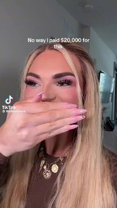 网友展示自己新做的牙齿贴面，不过她好像并不满意