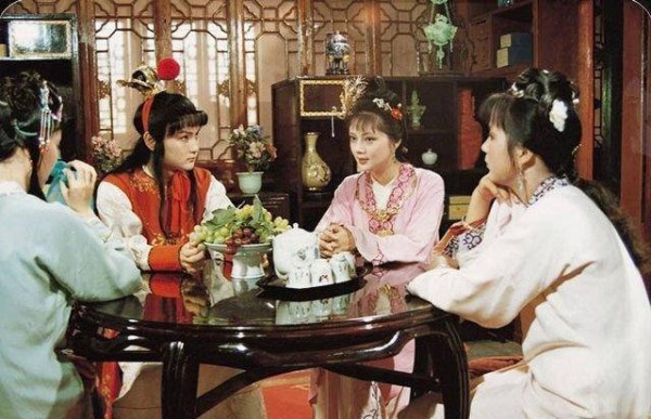 难怪《红楼梦》问世被禁，书中暗藏五大冤案，牵出大清秘史！