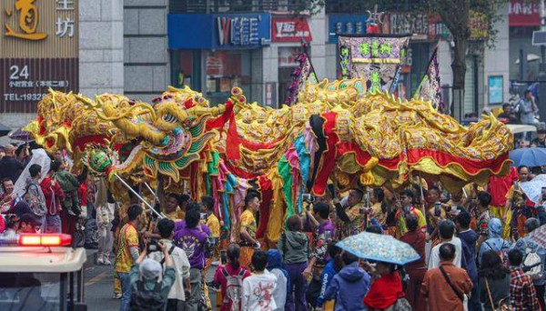 大年初一黄贝岭龙狮欢腾共庆新春