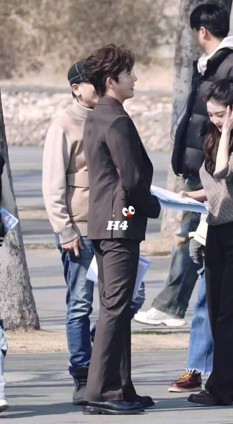 章若楠、王安宇《想把你和时间藏起来》同框路透