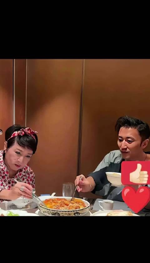 90岁谢贤素颜近照曝光，昔日风采不再