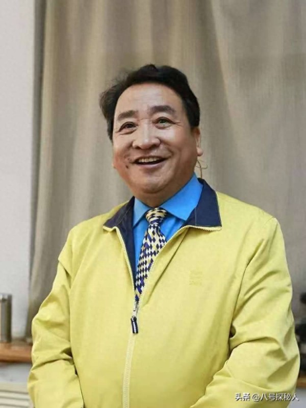 端着铁饭碗，拿着体制内工资，住北京上亿豪宅， 姜昆到底凭什么？