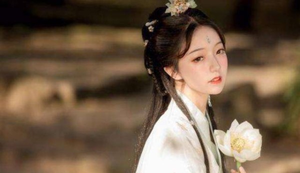 史上名声最好的风尘女子，文人雅士追着跑，被大诗人赞颂千年