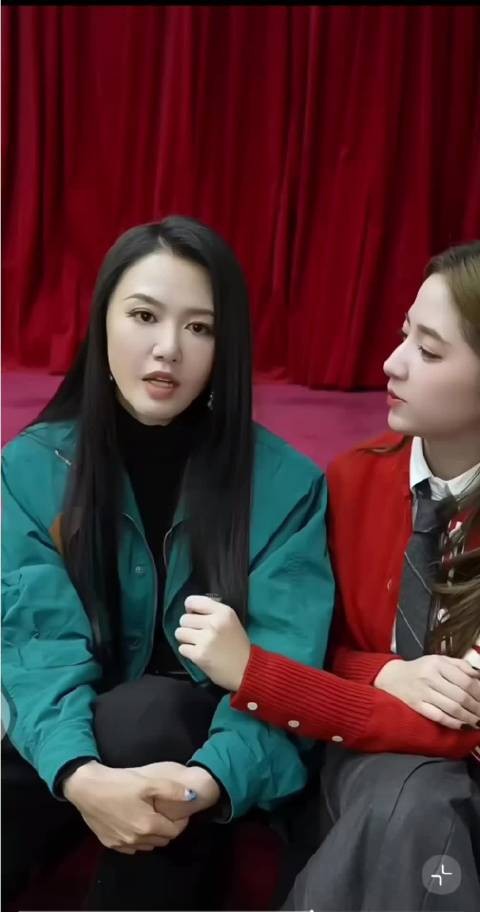 唱歌的姐姐好美 我好爱