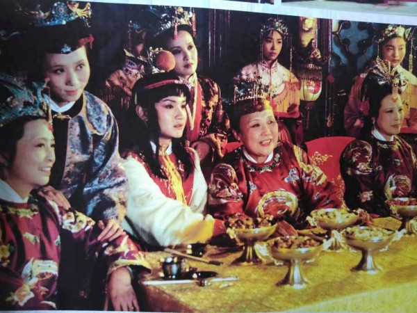 红楼梦：秋纹仗势欺人，宝玉为何不约束她？