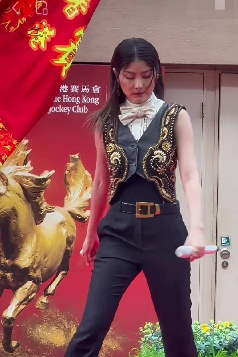 陈慧琳马场献唱原因曝光,轻松过瘾维系团队运转