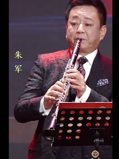 朱军陈佩斯朱时茂同台演出引热议