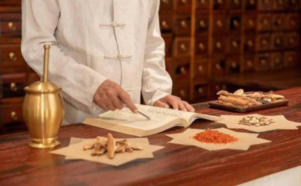 解读热门影视剧中的中医养生智慧，轻松get健康小秘诀！