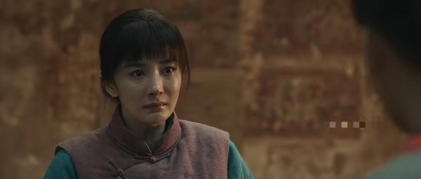 从头至脚皆可换？杨幂这一幕，揭露了多少流量明星的光鲜