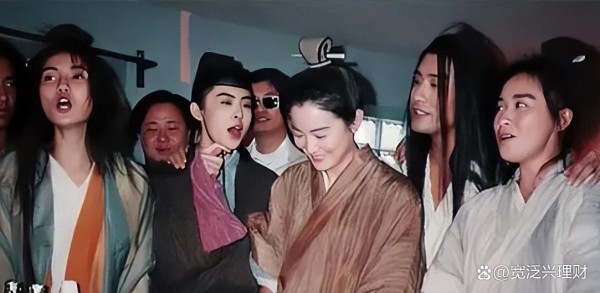 《东邪西毒》片场风沙秘闻，王家卫“时间黑洞”成就艺术还是折磨演员？