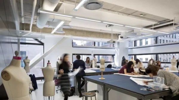 时尚圈名校文凭=好工作吗？