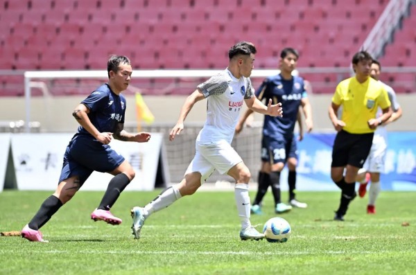 邓紫棋演唱会门票售罄！虹口足球场用赛事与歌声点亮城市激情~