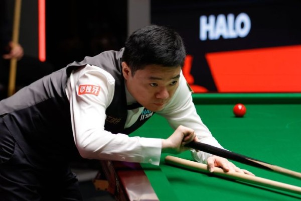 丁俊晖作为中国斯诺克的领军人物，他的成长经历对年轻运动员有何启示？