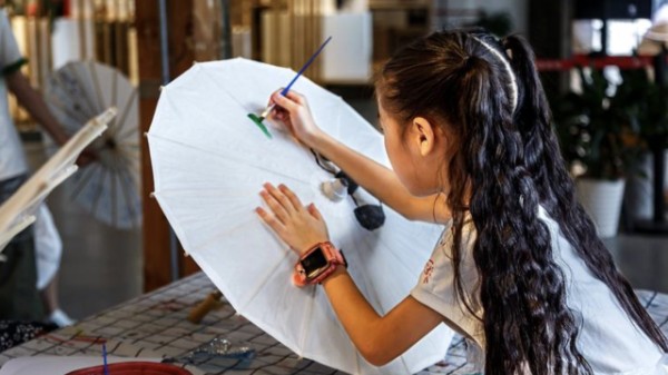 杭州私人定制游：手工艺体验、西湖风景名胜区游船、雷峰塔【手工艺术博物馆实践体验——了解传统工艺，观摩技艺精湛的工匠现场创作。 西湖风景名胜区游船与花港观鱼——放松身心，尽享杭州**标志性的美景。 雷峰塔与西湖风景名胜区全景——探索历史地标，尽览壮丽全景风光。】,一日游门票,去哪儿网门票