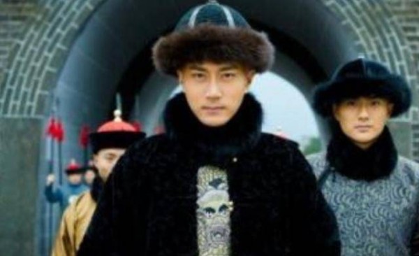 难怪《红楼梦》问世被禁，你看义忠亲王什么来头？和孝庄亲密无间