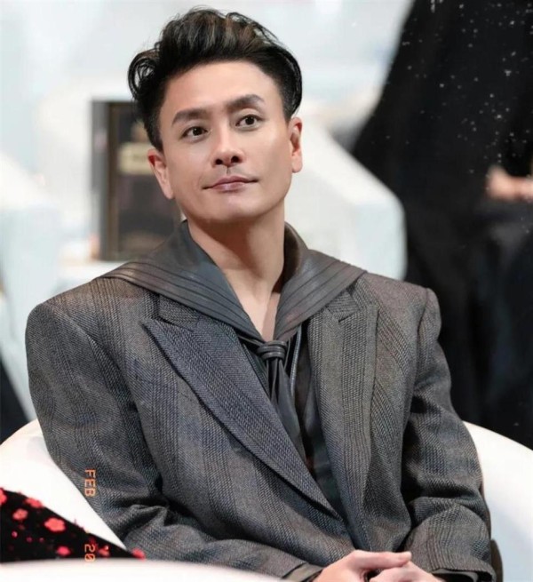 周润发、苗侨伟、吴卓羲、黄宗泽、佘诗曼聚餐,网友:就差个林峰