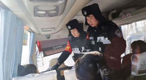 新春我在岗丨筑牢安全防护线 护航春节冬游平安