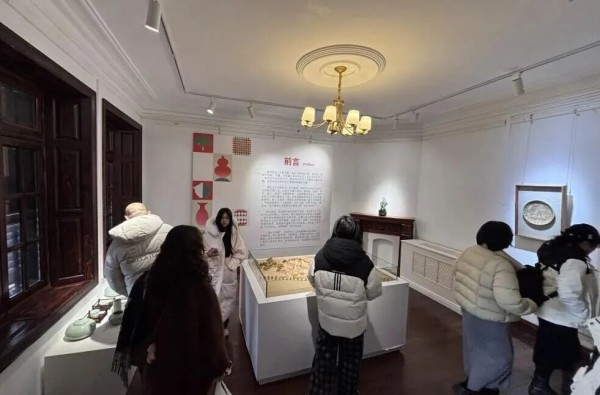 俏也不争春:湖北美院手工艺作品展