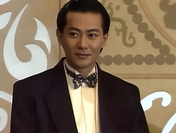 恭喜!知名港星爱子求婚成功,女方气质非凡,二人疑爱情长跑多年