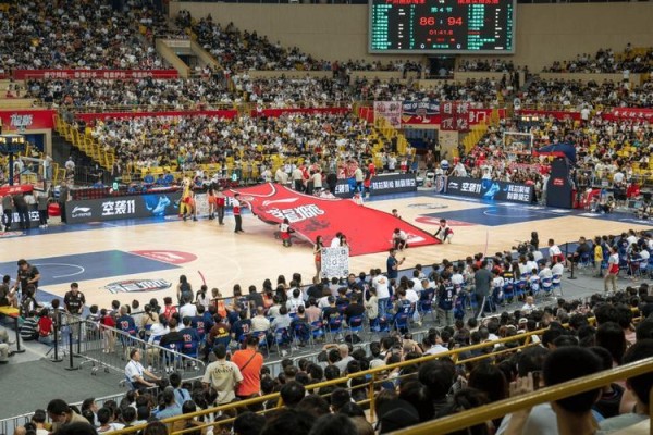 全球体育赛事精彩纷呈:NBA、CBA与欧洲足球赛事亮点解读