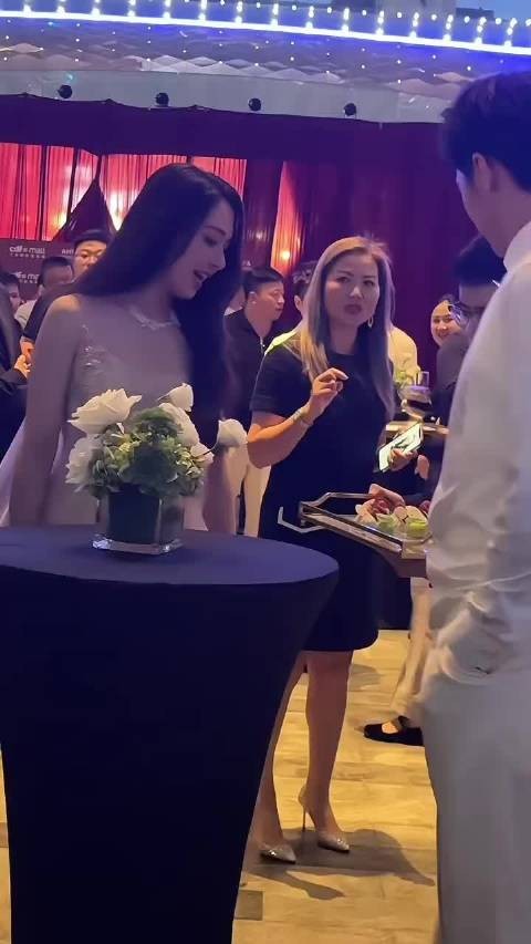郭碧婷向佐时装周相遇后相恋，向太撮合成全姻缘