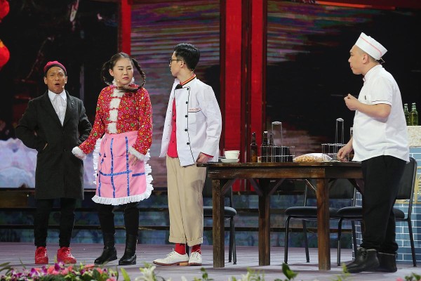 宋小宝春晚“屋里人呢”爆梗背后：真实喜剧为何能绝处逢生？